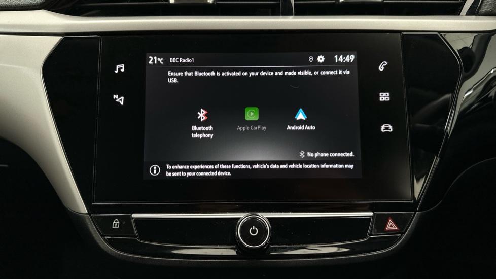 Bluetooth / Apple CarPlay / Android Auto 