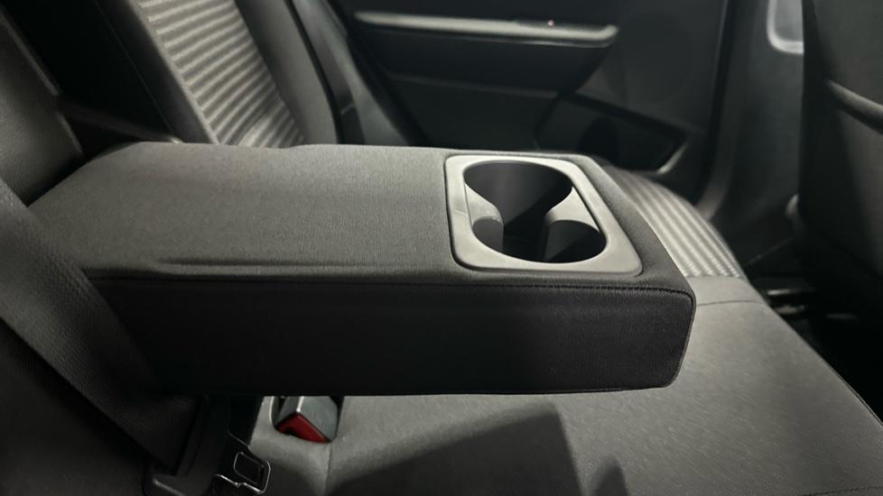 Rear Armrest/ Cup Holder