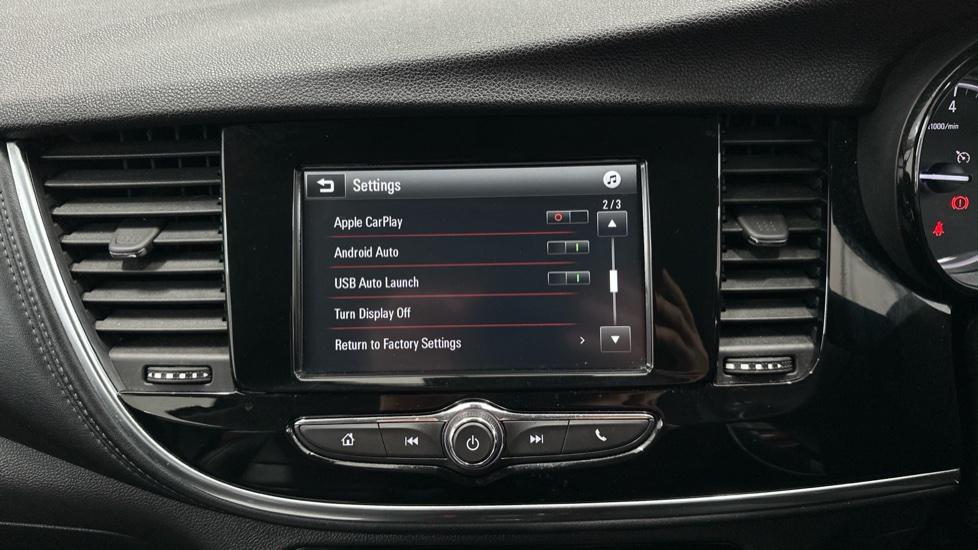 Apple Car Play & Android Auto