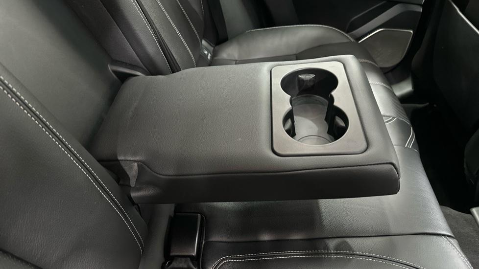 Rear Armrest/ Cup Holder