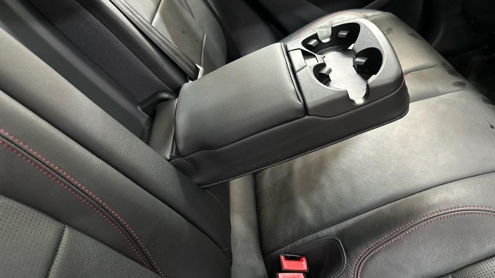 Rear Armrest/ Cup Holder