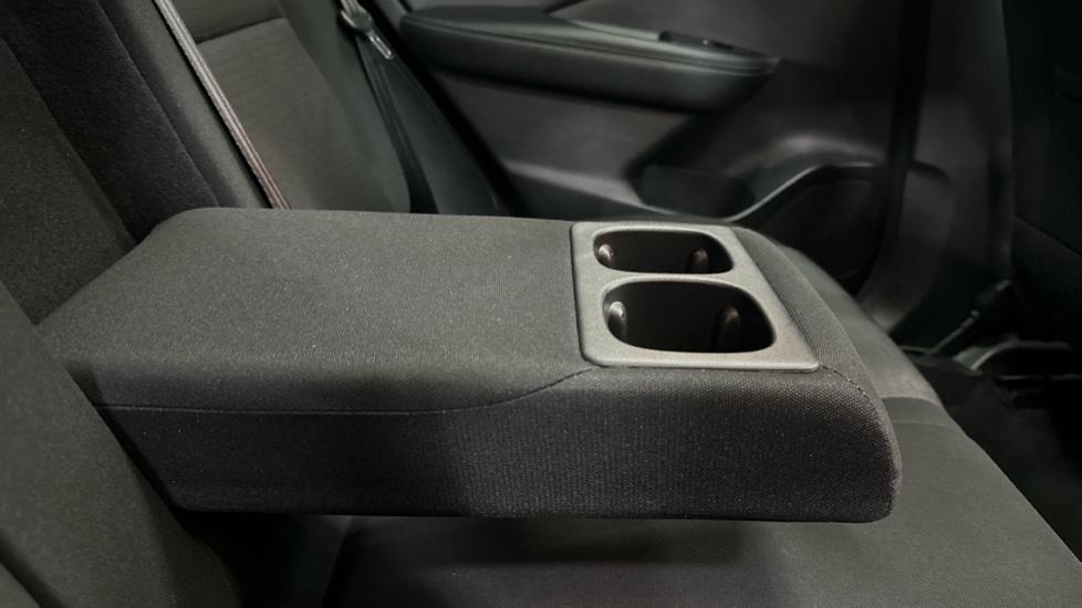 Rear Armrest/ Cup Holder