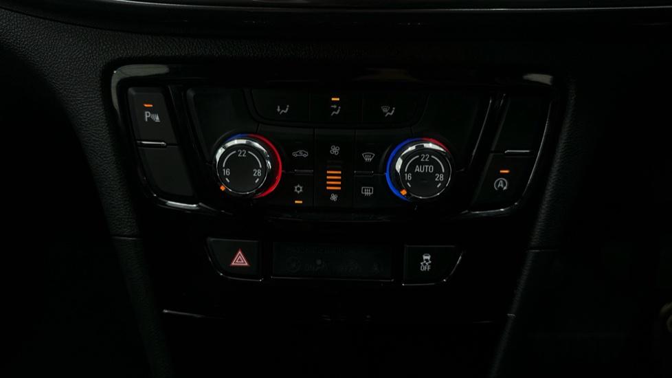 Air Conditioning /Dual Climate Control/Auto Stop Start  