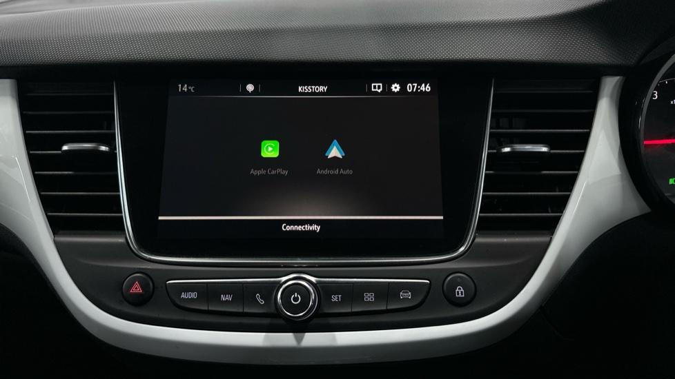 Apple Car Play & Android Auto