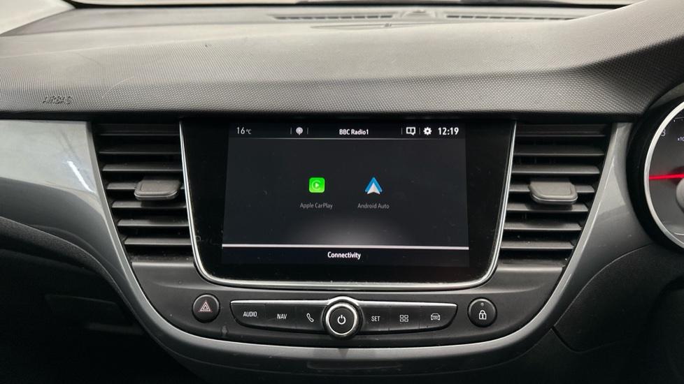 Apple Car Play & Android Auto