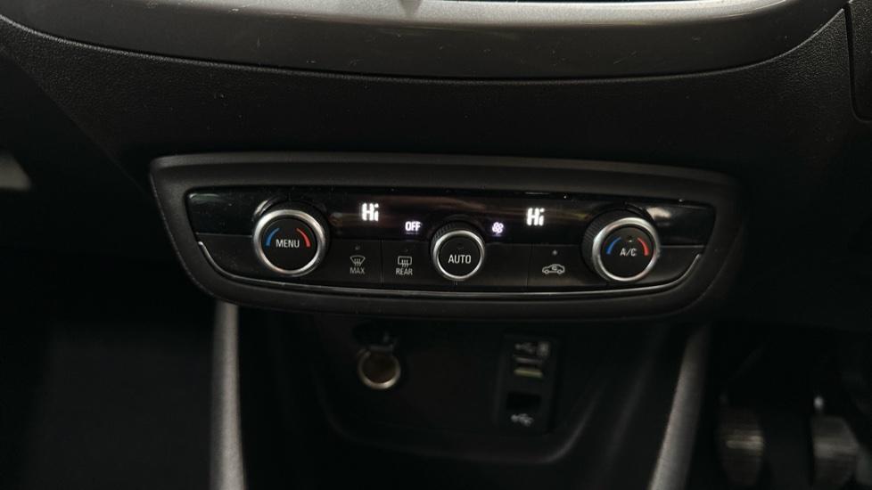 Air Conditioning /Dual Climate Control 