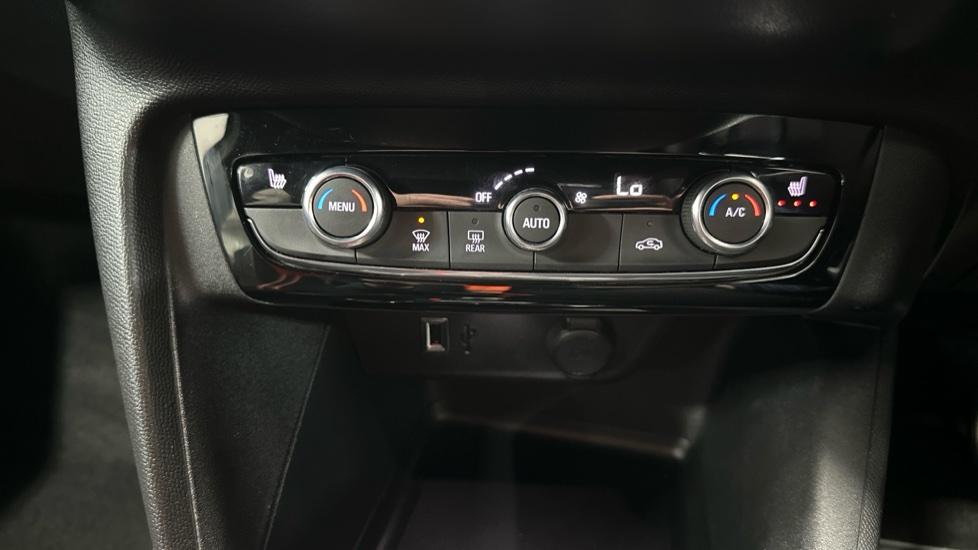 Air Conditioning / Heated Seats