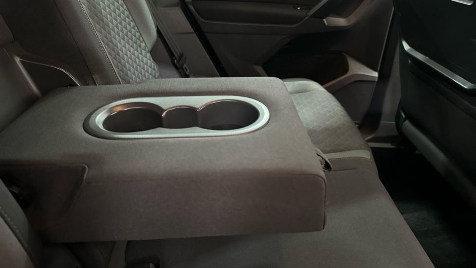 Rear Armrest/ Cup Holder