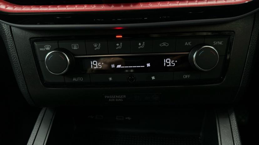 Air Conditioning /Dual Climate Control 