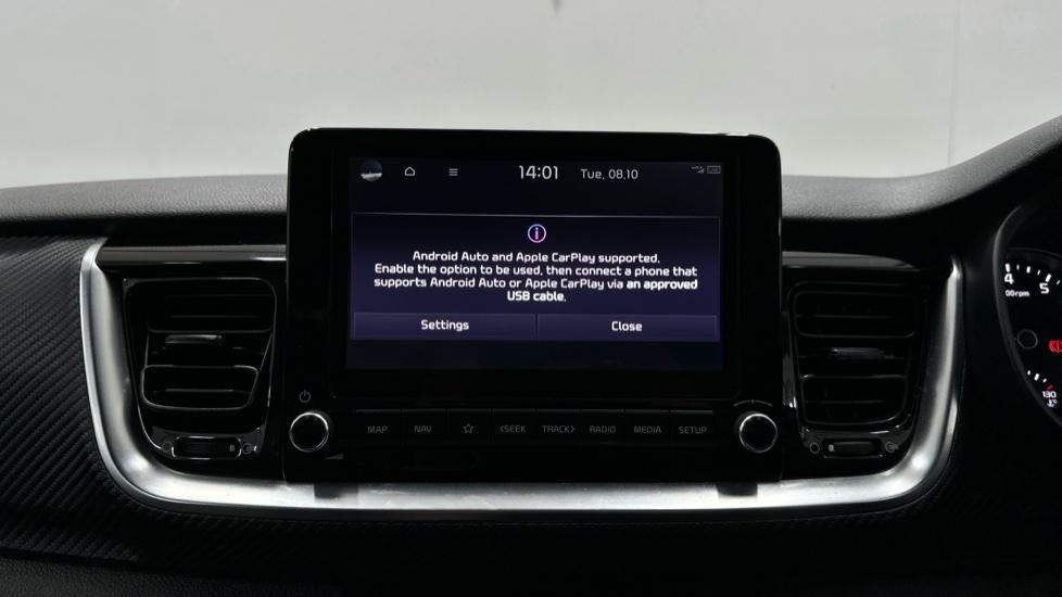 Apple Car Play & Android Auto