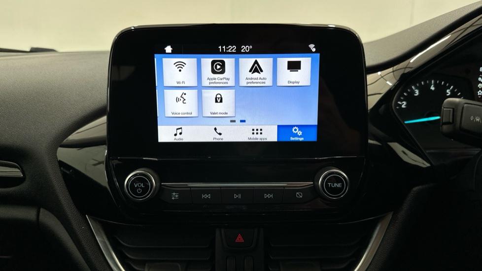 Apple Car Play & Android Auto