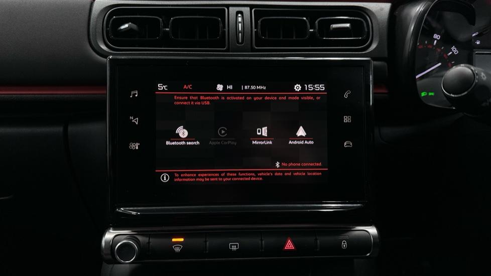 Bluetooth / Apple CarPlay / Android Auto 