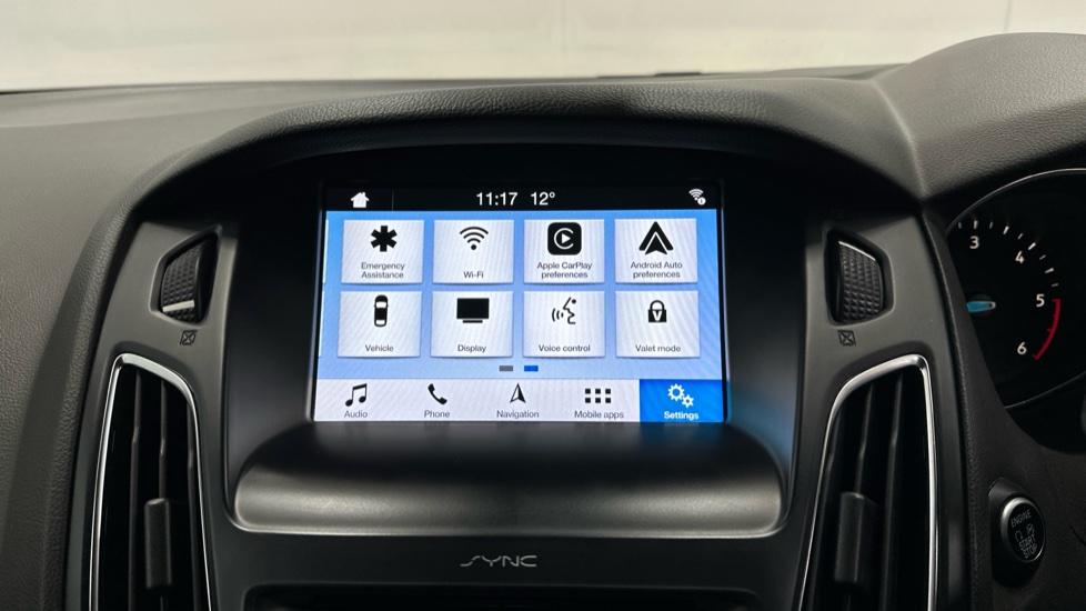 Apple Car Play & Android Auto