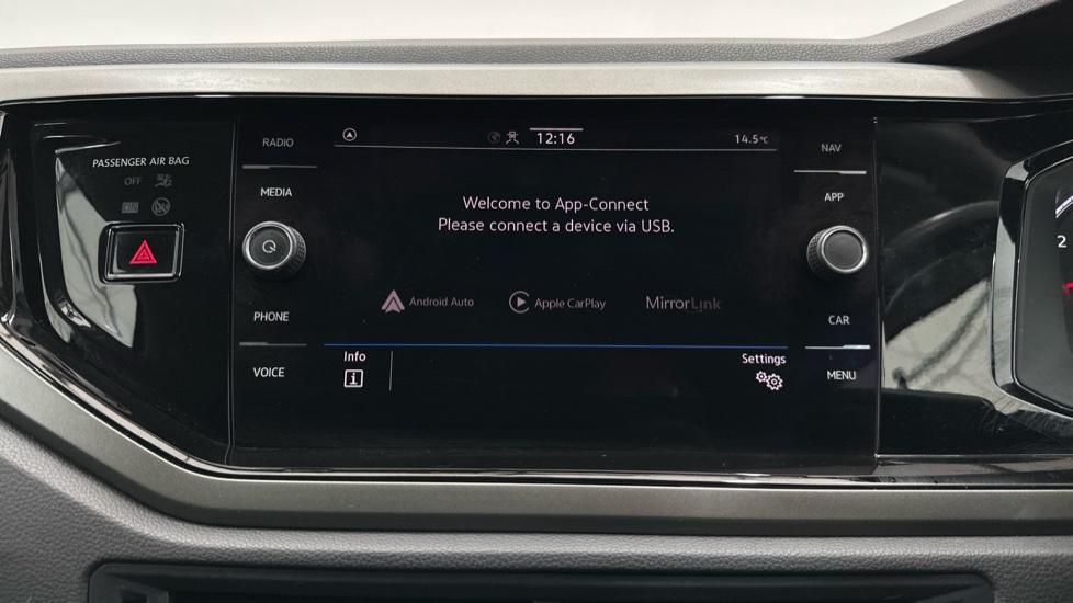 Apple Car Play & Android Auto