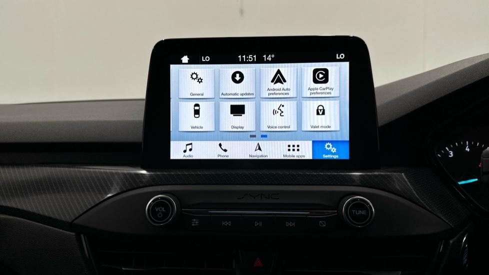 Apple Car Play & Android Auto