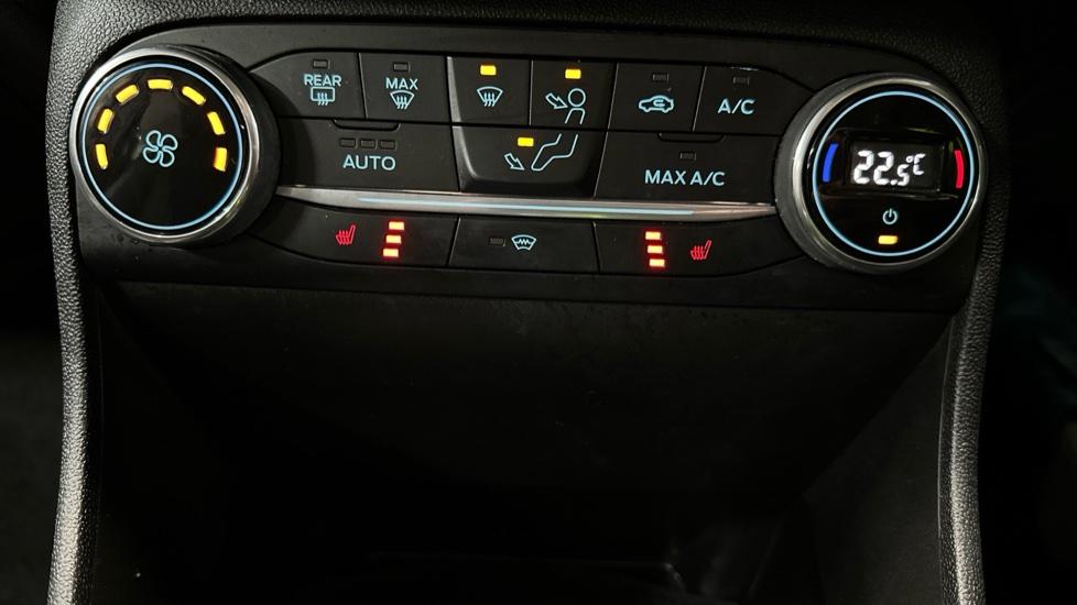 Air Conditioning/ Heated Seats 