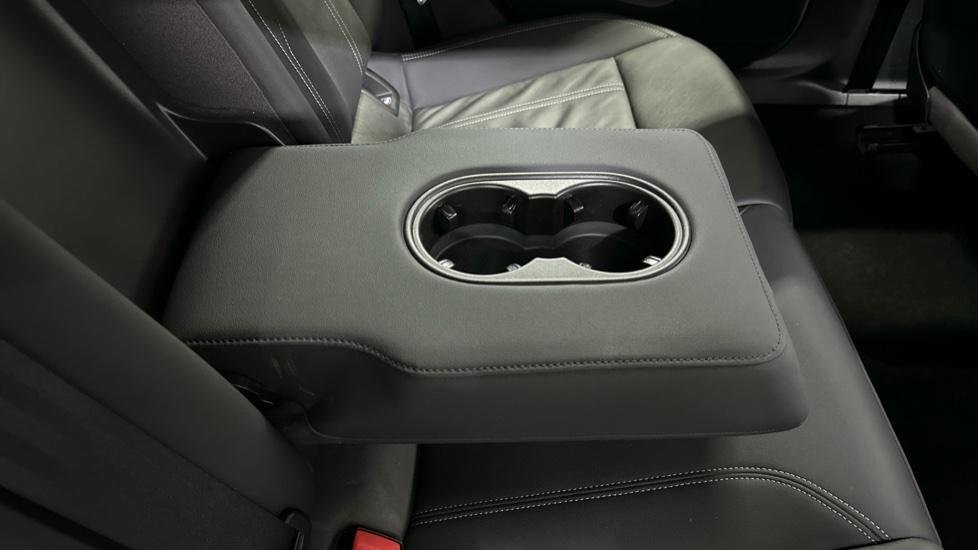 Rear Armrest/ Cup Holder