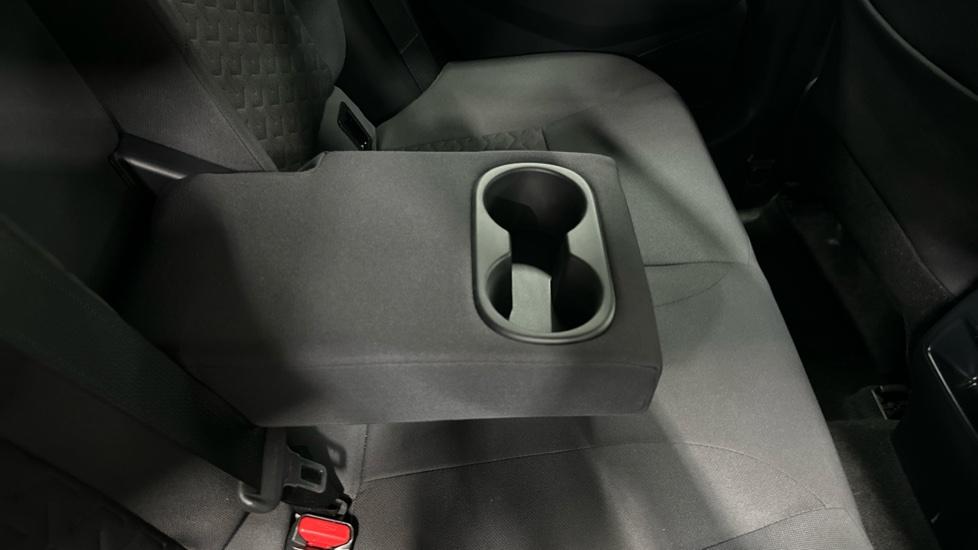 Rear Armrest/ Cup Holder