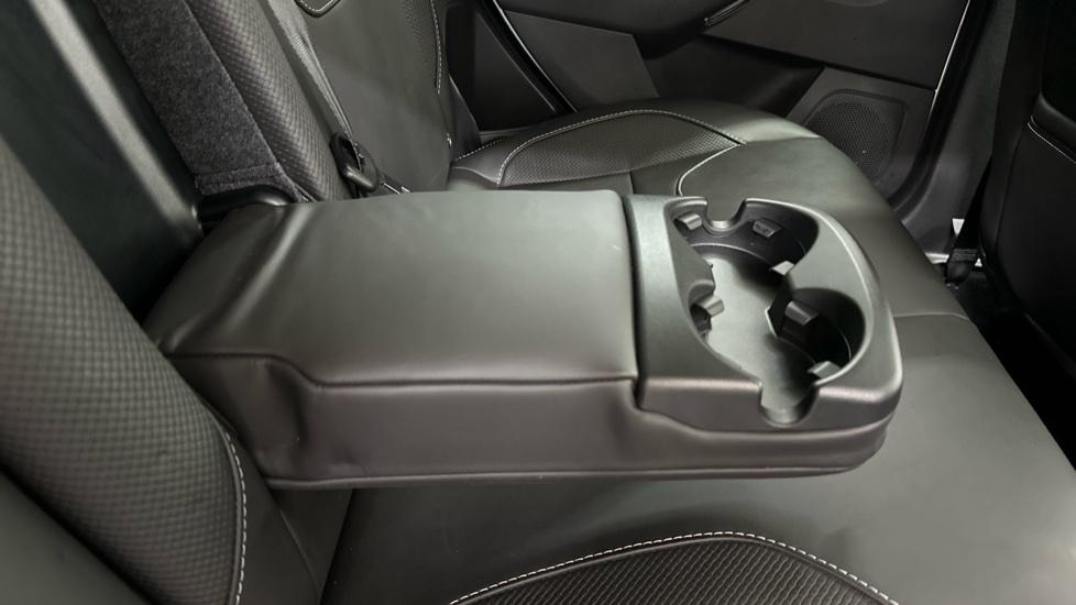 Rear Armrest/ Cup Holder