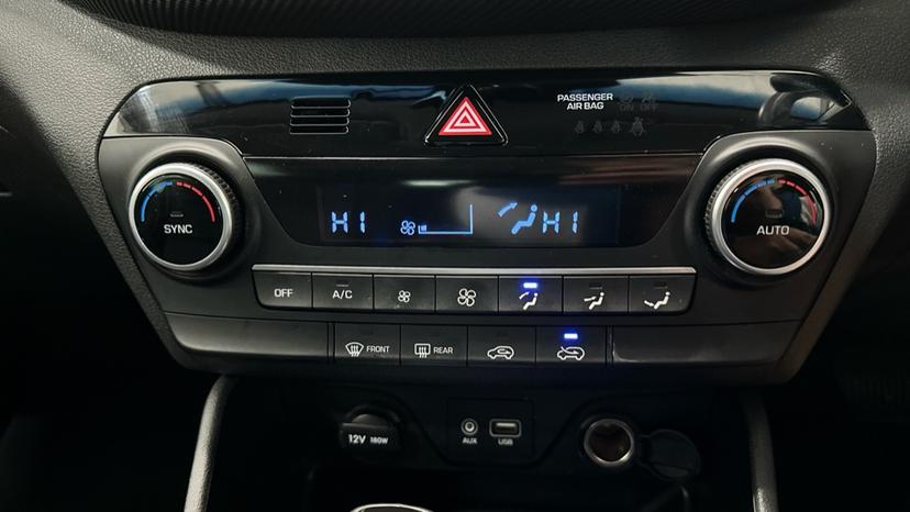 Air Conditioning /Dual Climate Control 