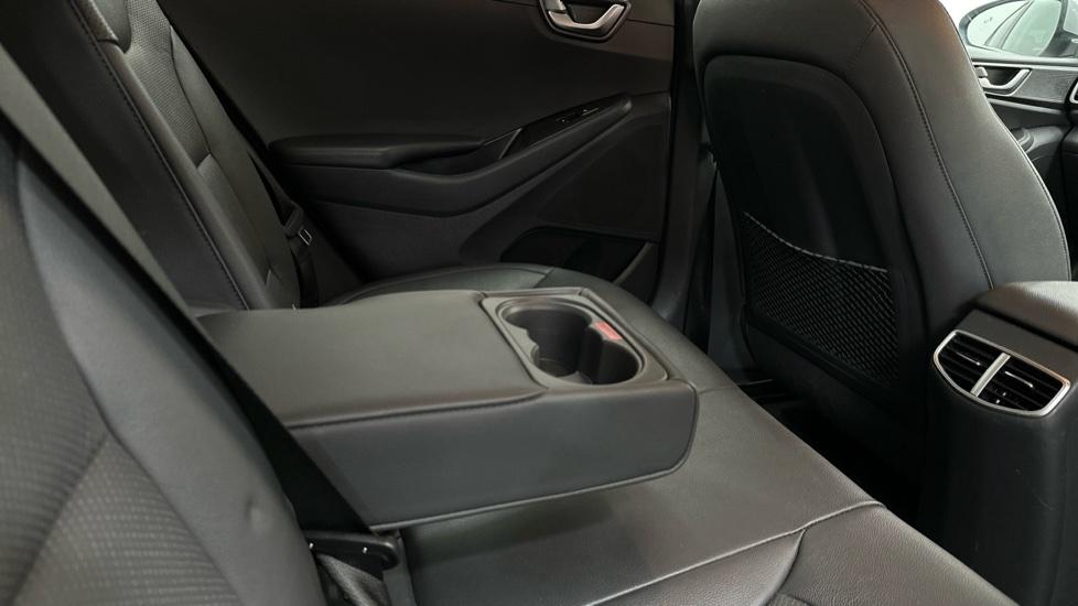 Rear Armrest/ Cup Holder