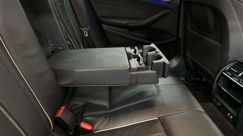 Rear Armrest/ Cup Holder