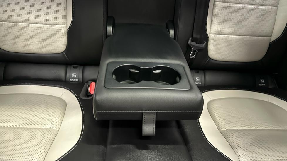 Rear Armrest/ Cup Holder