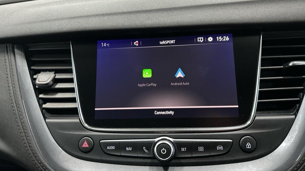 Apple Car Play & Android Auto