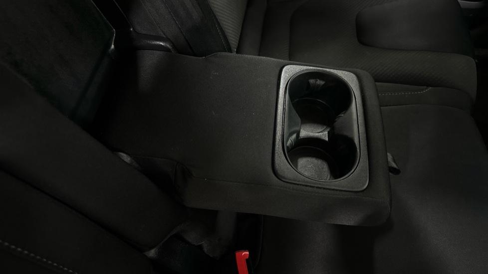 Rear Armrest/ Cup Holder