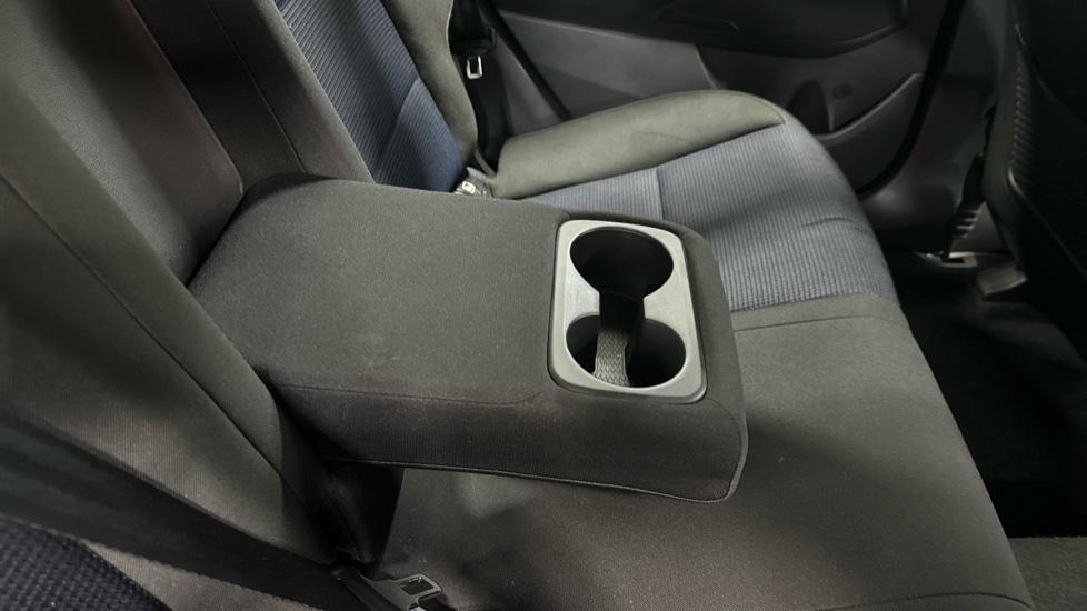 Rear Armrest/ Cup Holder