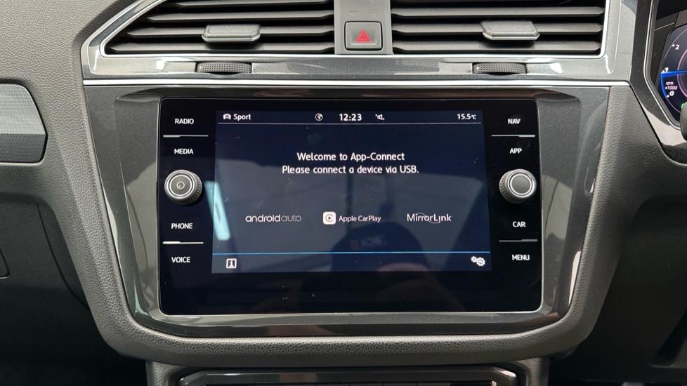 Apple Car Play & Android Auto