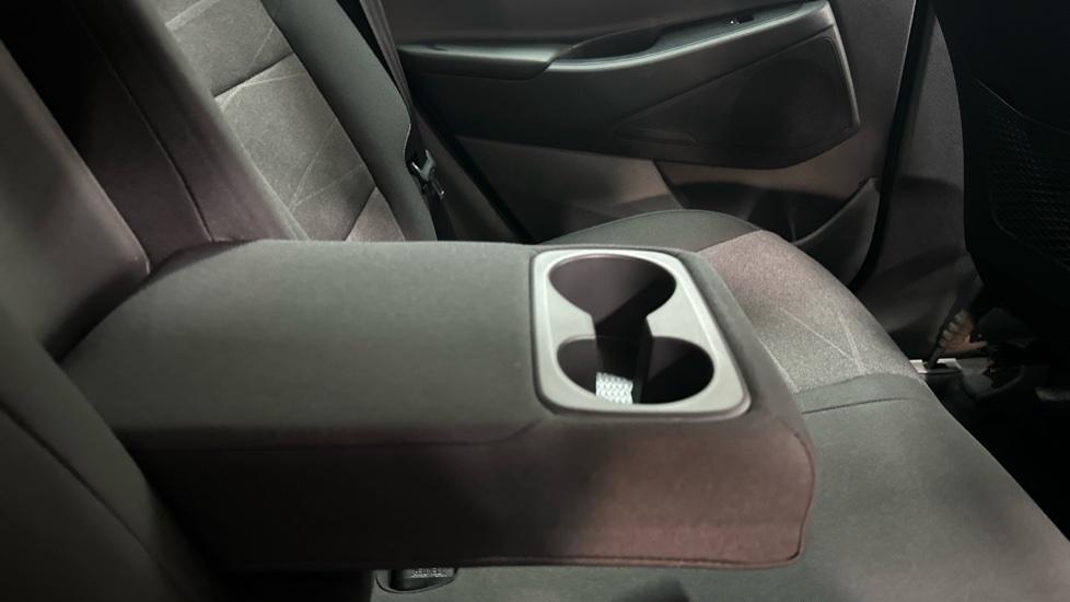 Rear Armrest/ Cup Holder