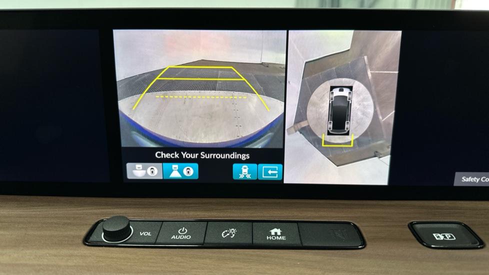 Rear View Camera  / Auto Park 