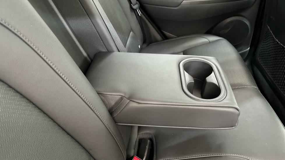 Rear Armrest/ Cup Holder