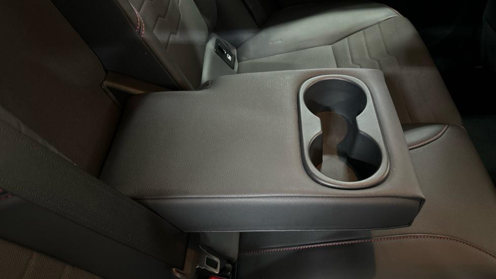 Rear Armrest/ Cup Holder