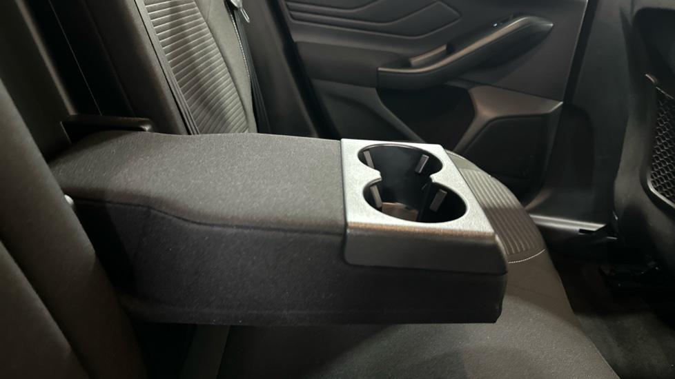 Rear Armrest/ Cup Holder