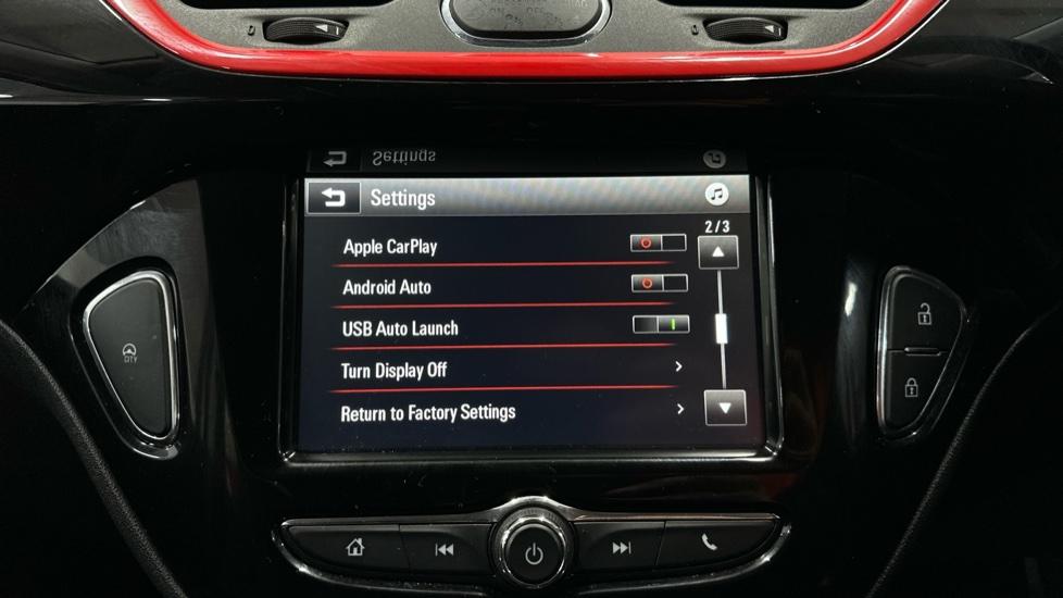 Apple Car Play & Android Auto