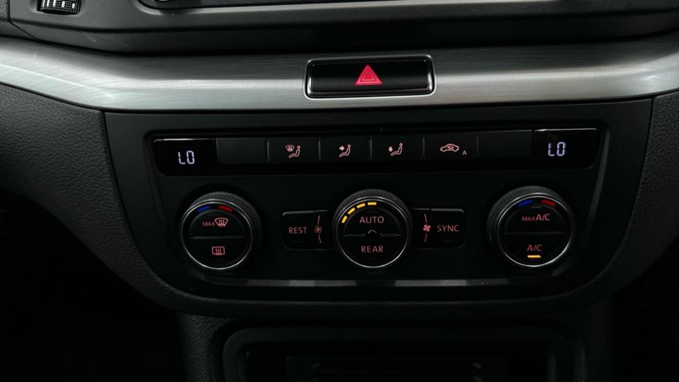 Air Conditioning /Dual Climate Control