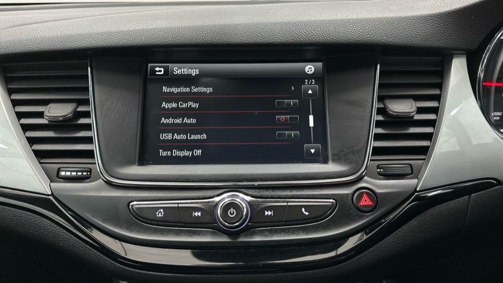 Apple Car Play & Android Auto