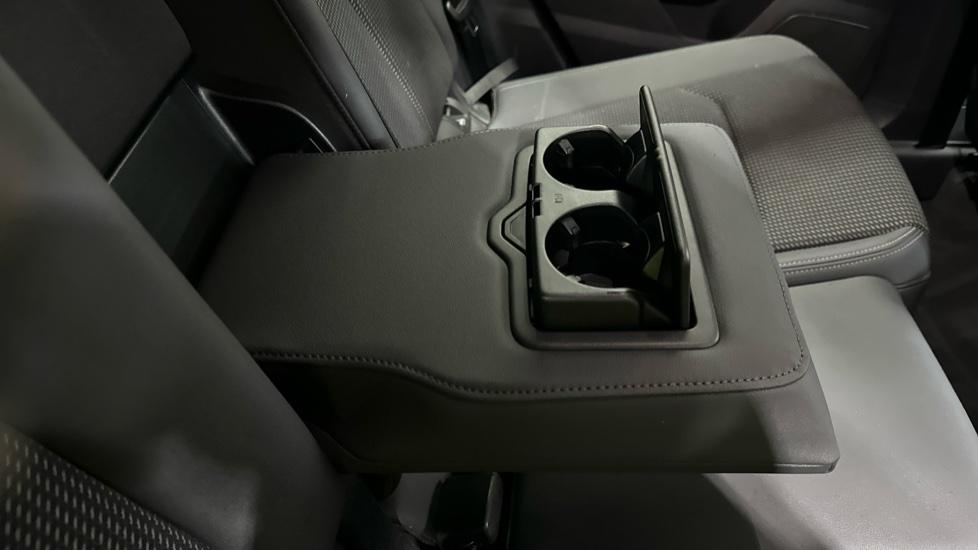 Rear Armrest/ Cup Holder