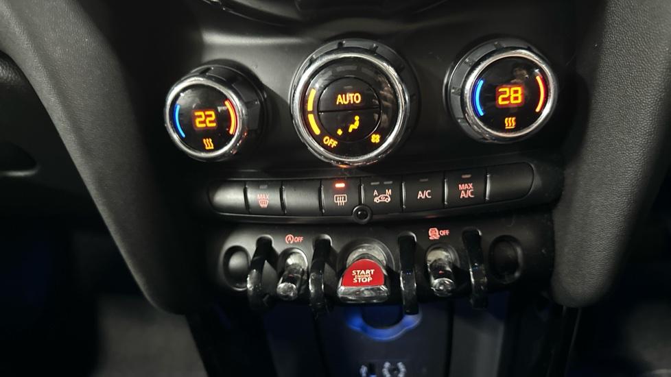 Air Conditioning /Dual Climate Control/Auto Stop Start 