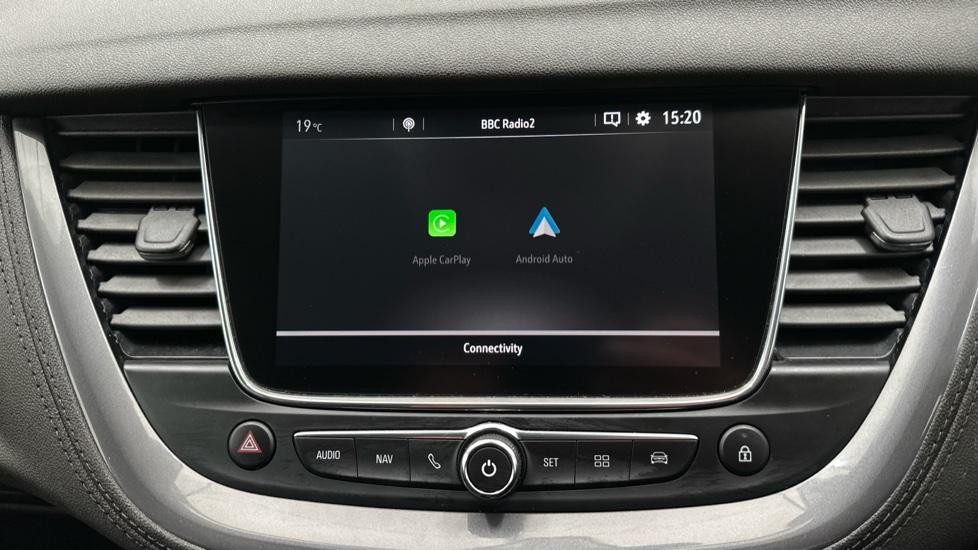 Apple Car Play & Android Auto