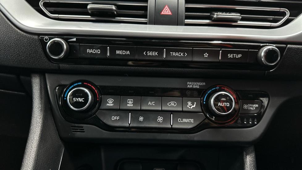 Air Conditioning /Dual Climate Control 