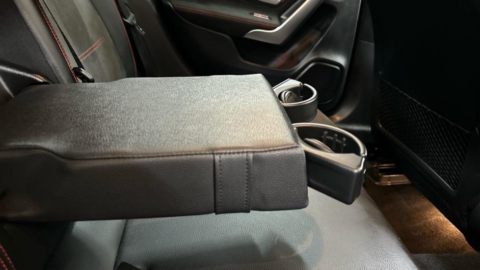 Rear Armrest/ Cup Holder