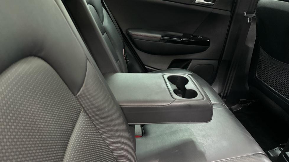 Rear Armrest/ Cup Holder