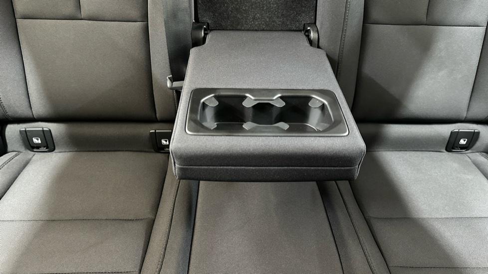 Rear Armrest/ Cup Holder