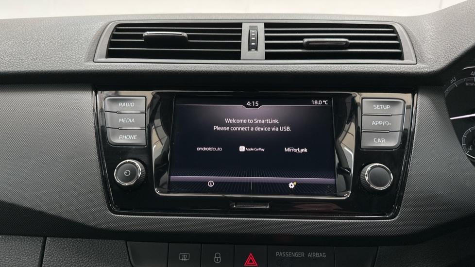 Apple Car Play & Android Auto