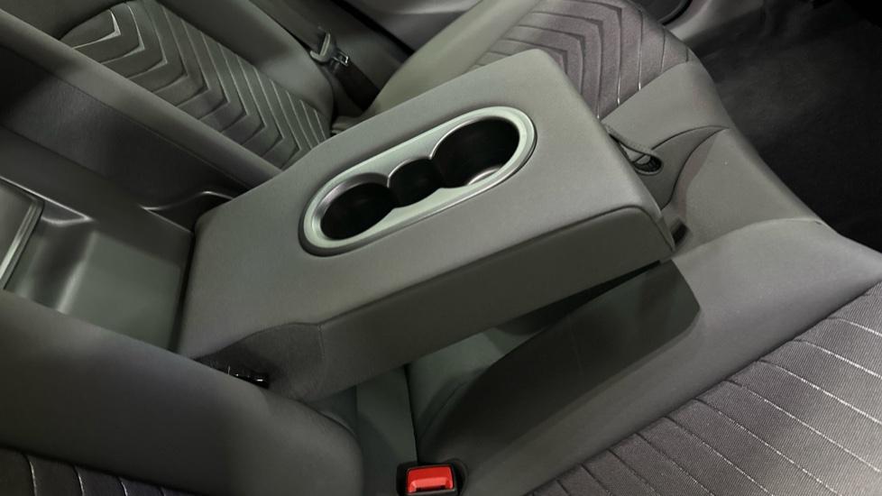 Rear Armrest/ Cup Holder