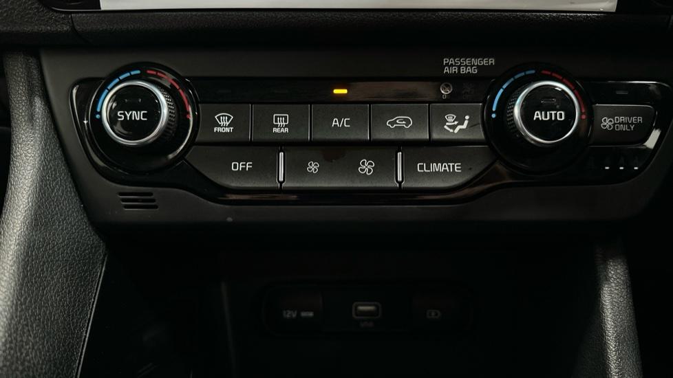 Air Conditioning /Dual Climate Control 