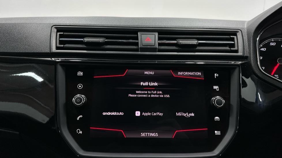 Apple Car Play & Android Auto